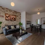 Centre Retreat Apartahotel 4*