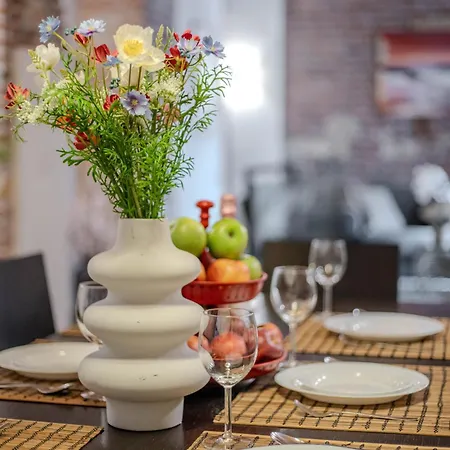Centre Retreat Aparthotel 4*