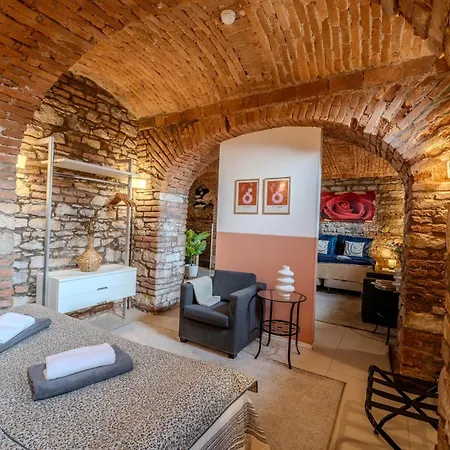 Centre Retreat Aparthotel 4*