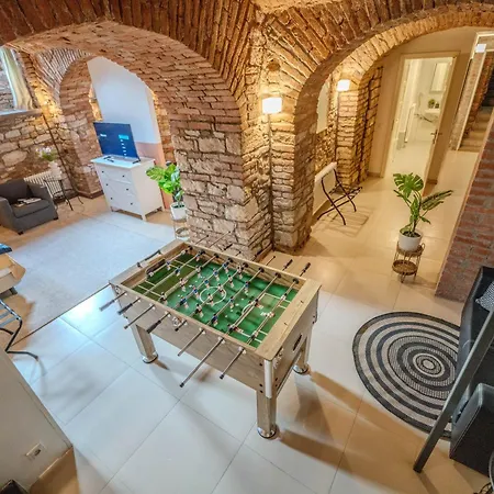 Aparthotel Centre Retreat 4*