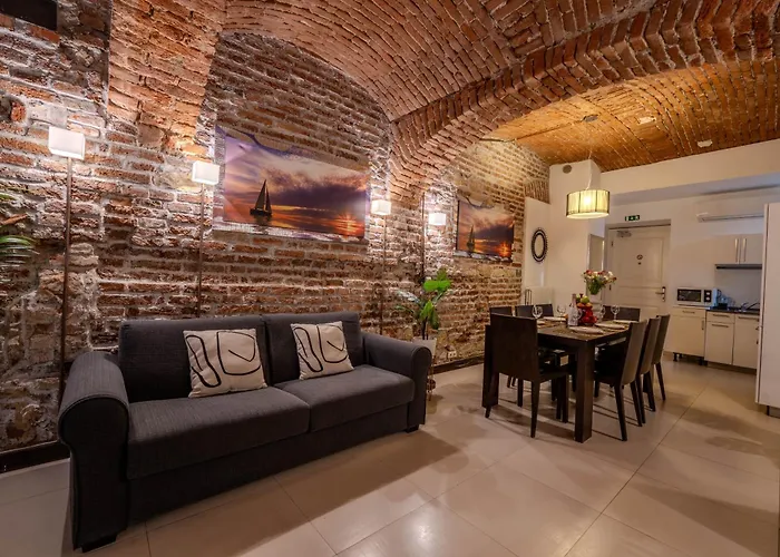 Aparthotel Centre Retreat 4*